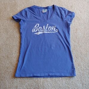 Resort wear "Boston" vneck t-shirt